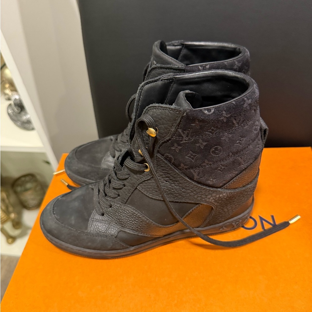 🔥24HR SALE🔥 Authentic Louis Vuitton WedgeBlack High-Top monogram Sneakers - Picture 5 of 13